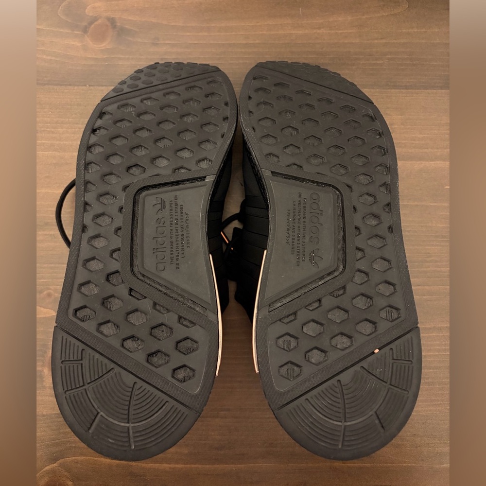 🌹Women’s Adidas RMD R1 Sneakers 🌹 - Picture 8 of 8